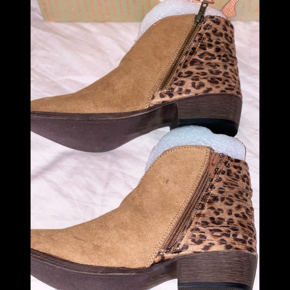 NWT VERY G by Gypsy Jazz “ Diverse “ Leopard Suede Bootie / Ankle Boots - Picture 6 of 10
